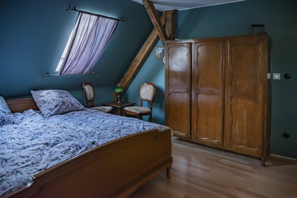 Przytulny pobyt w Łowiskach! Odkryj nasz dom pełen historii, blisko malowniczych Płotów.